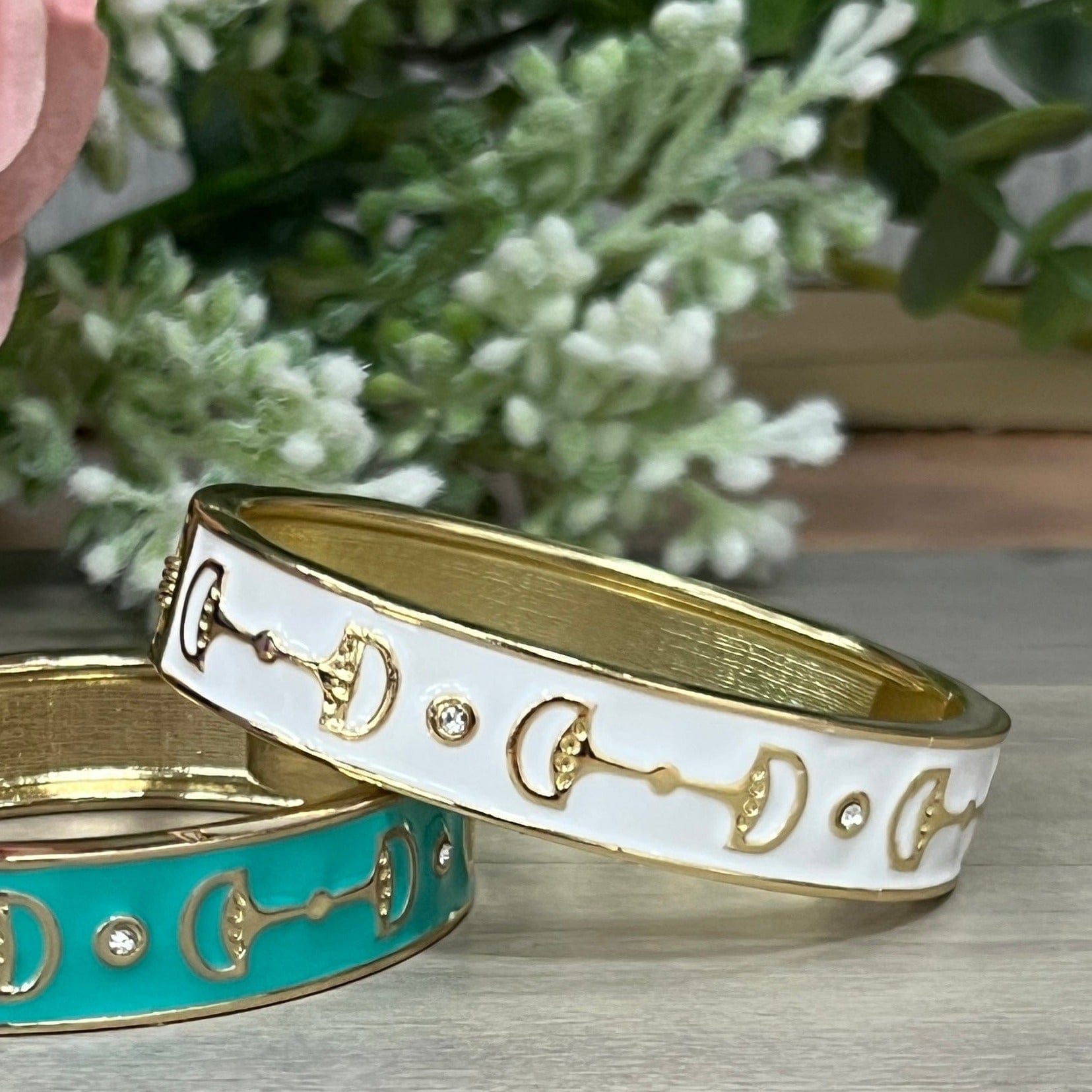 PEGASUS JEWELLERY Snaffle Bit Bangle- White