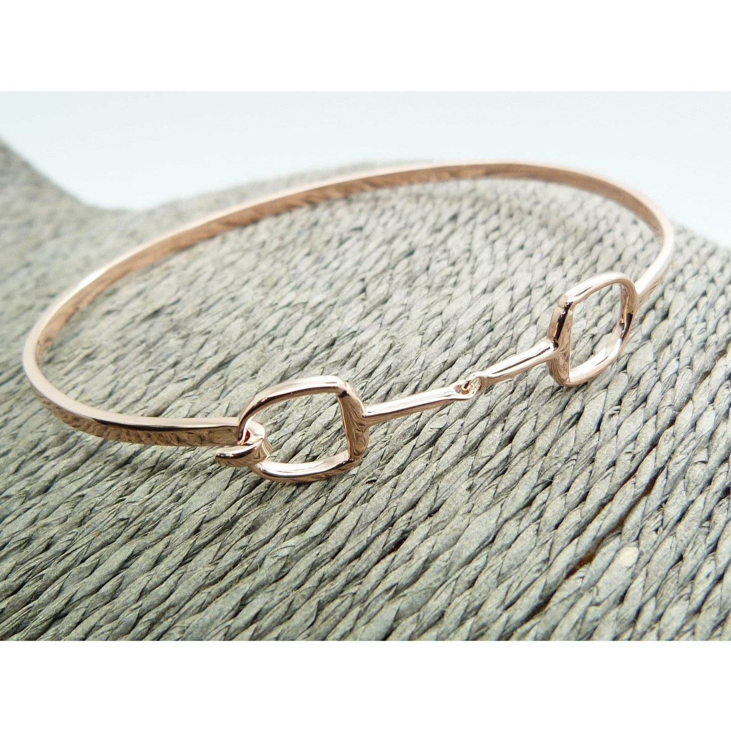 PEGASUS JEWELLERY 9ct Gold Snaffle Bangle