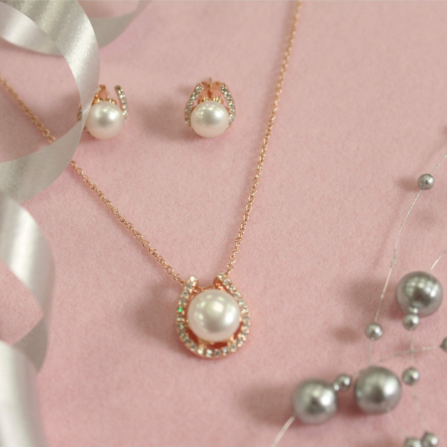 Rose Gold Pearl Horseshoe Sparkle NecklaceNecklacesPEGASUS JEWELLERY